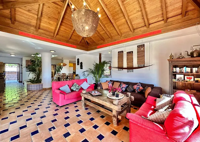 Villa Tropical Garden