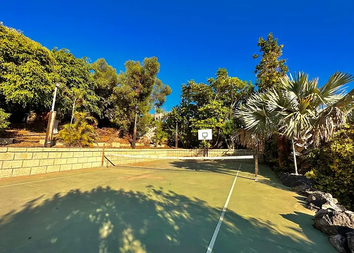 Tropical Garden Villa *