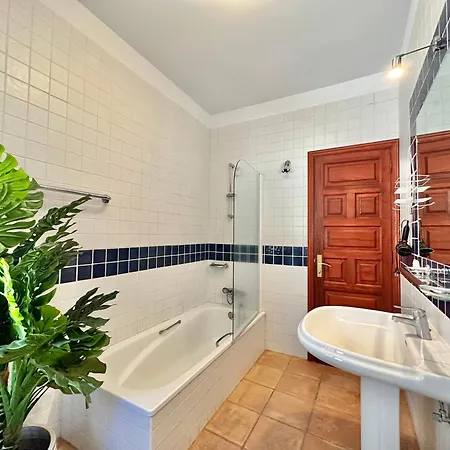 Tropical Garden Villa *