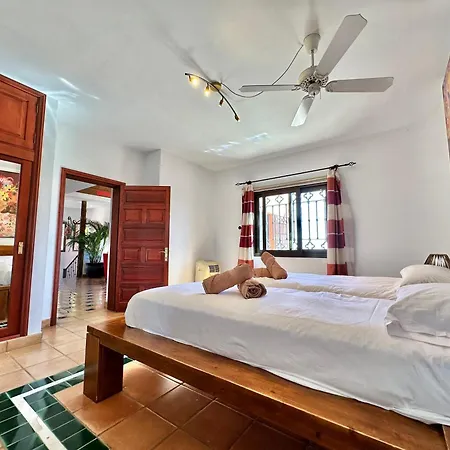 Tropical Garden Villa *