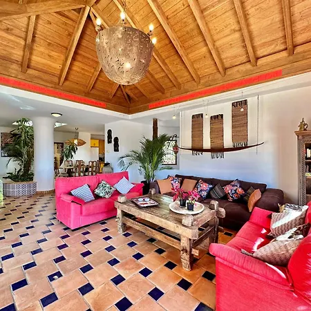 Villa Tropical Garden