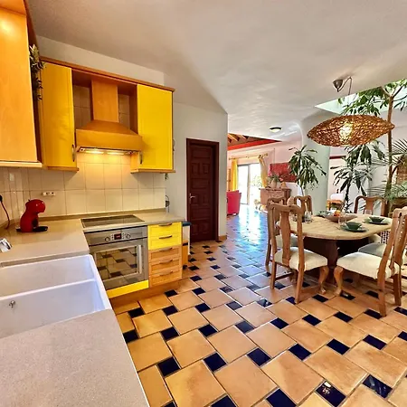 Tropical Garden Villa *