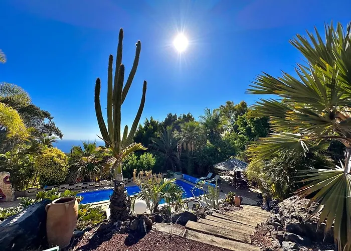 Tropical Garden Вилла *